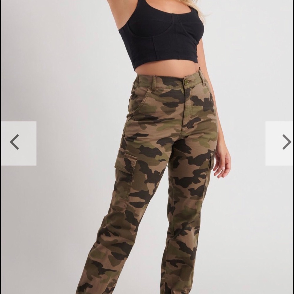 Worn once -ladies Garage Camo 00 Cotton Pants